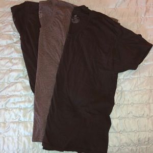 Three Hanes v-necks
